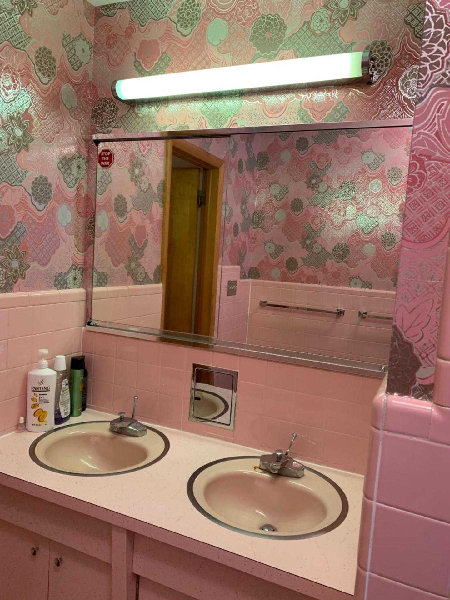 #3 QueenSize Bed bright room near New Brunswick NJ downtown