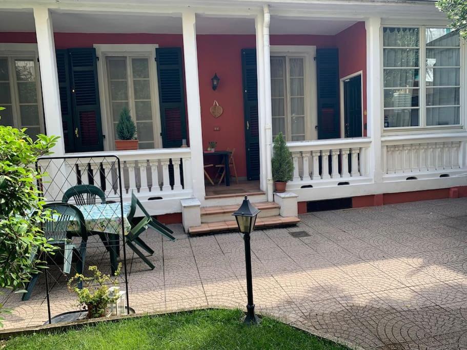 AT Home 128 : little garden in the city