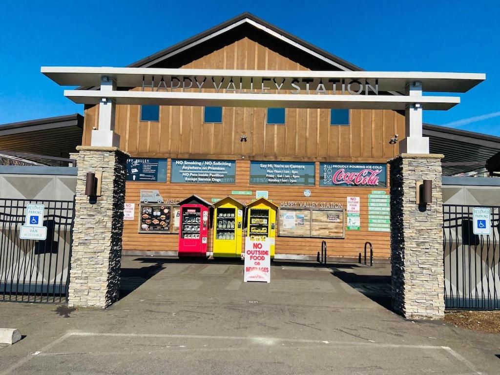 The Place To Be; With A Hot Tub!