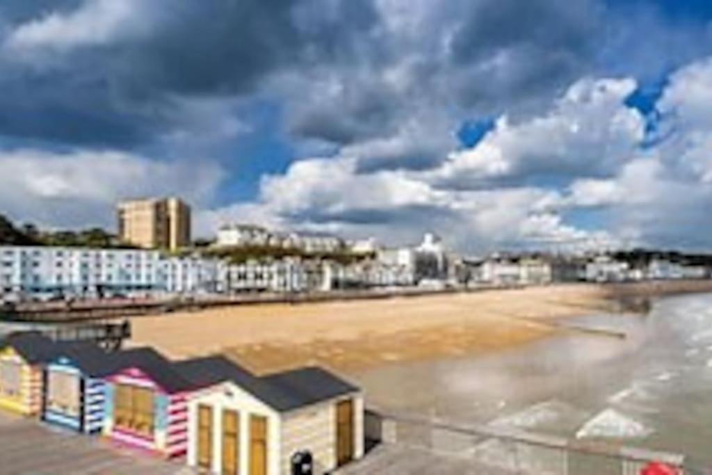 Stunning sea view apartment