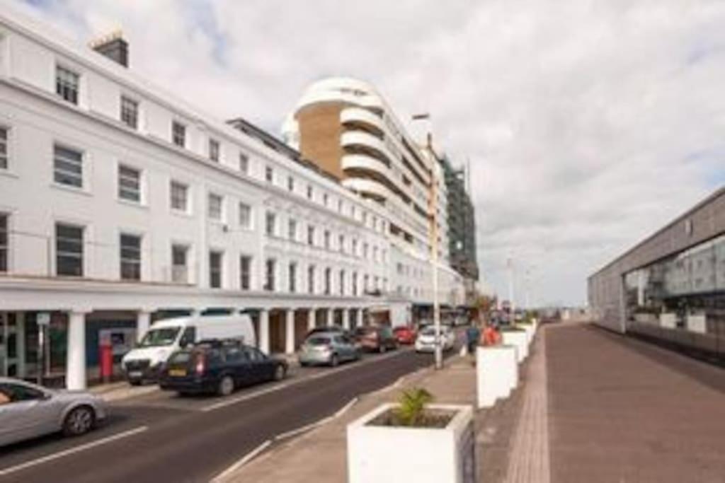 Stunning sea view apartment