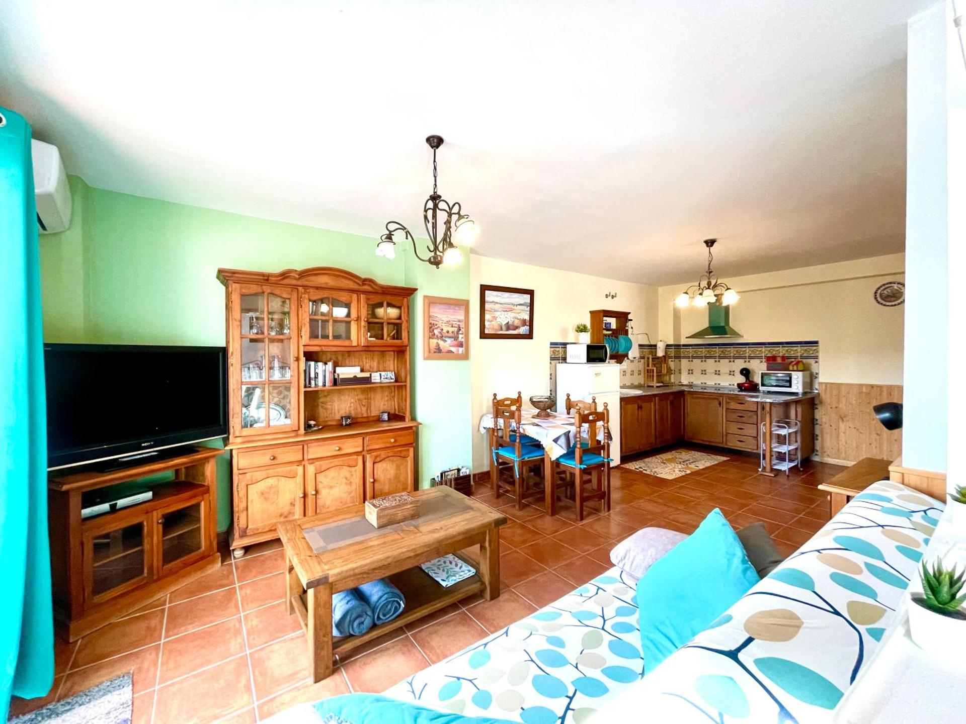 Apartamentos Axarquia , Frigiliana, terraza privada con vistas a la montaña rio y al mar