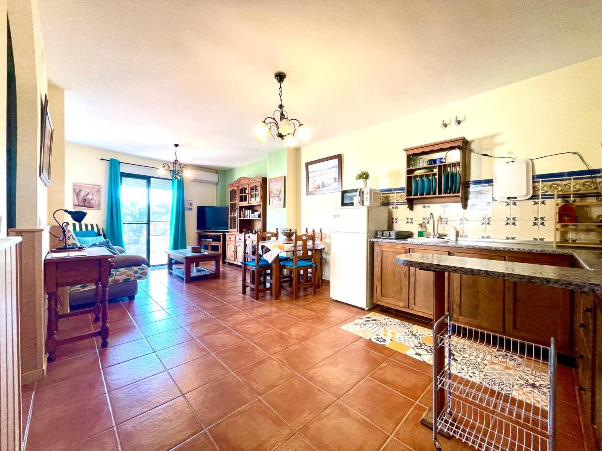 Apartamentos Axarquia , Frigiliana, terraza privada con vistas a la montaña rio y al mar