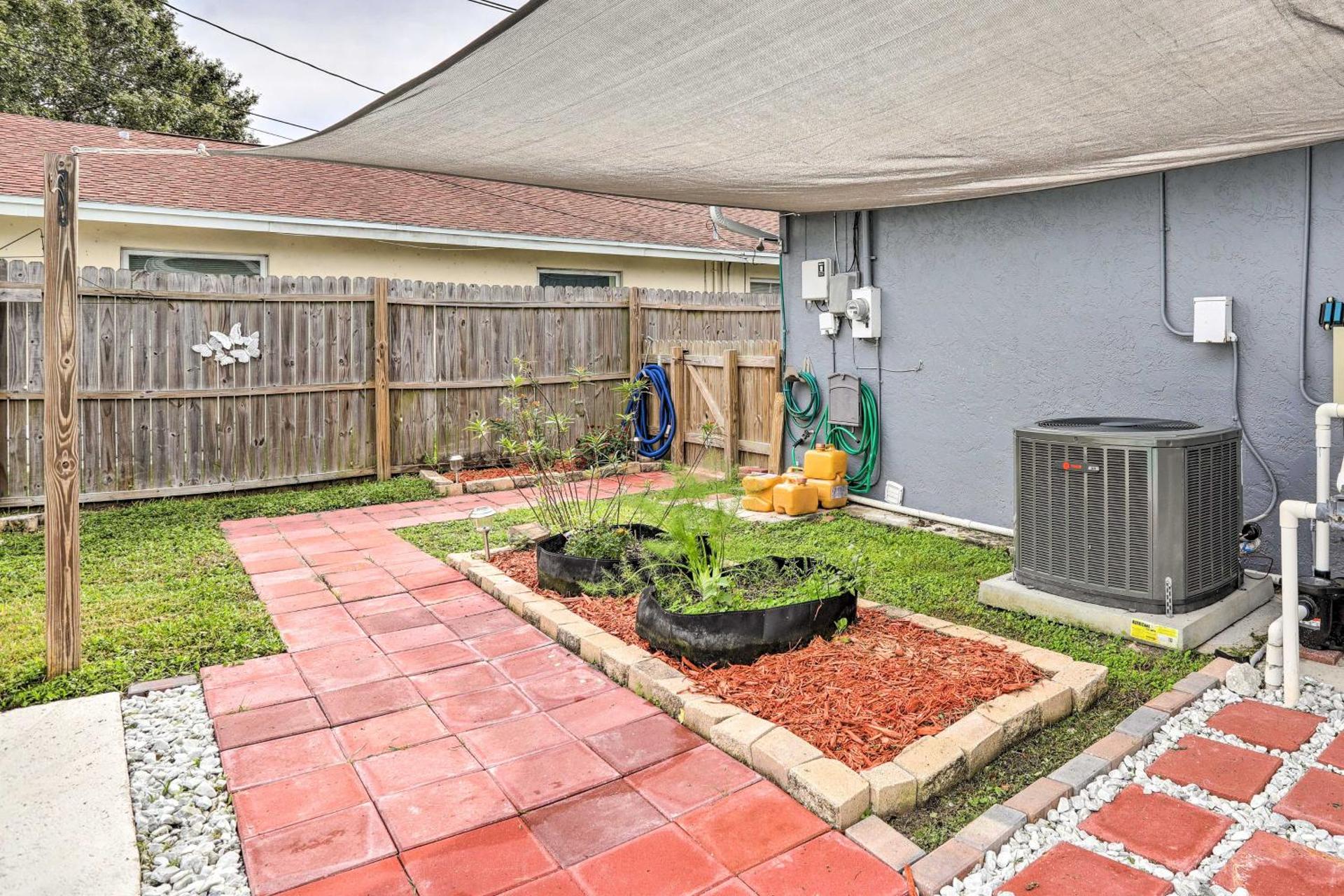 3 Mi to Botanical Gardens Sun-Kissed Largo Escape