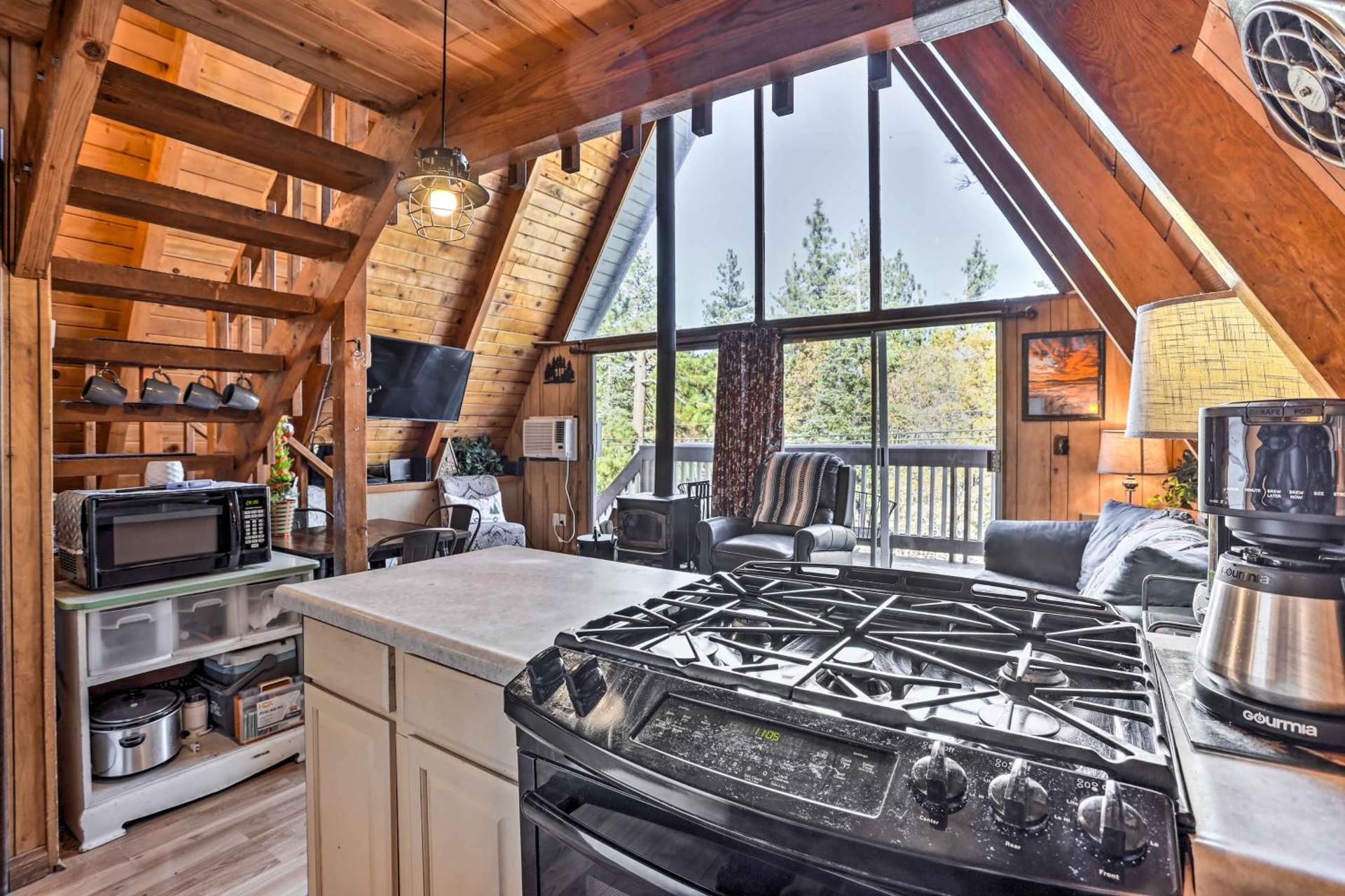 Cozy A-Frame with Hot Tub Near Arrowbear Lake!