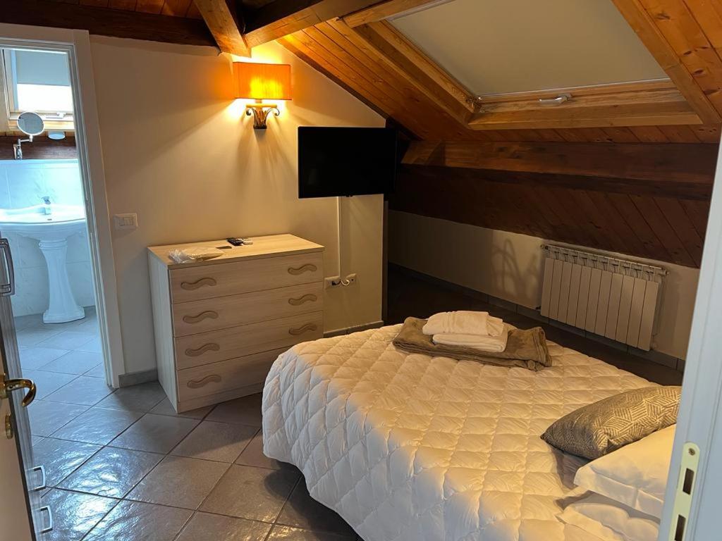 Triple Room with Private Bathroom