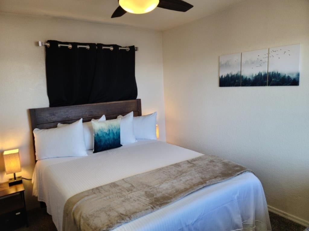 070A Grand Canyon Studio with Kitchenette, Accommodates 4