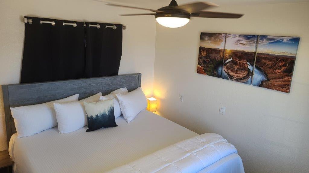 070A Grand Canyon Studio with Kitchenette, Accommodates 4