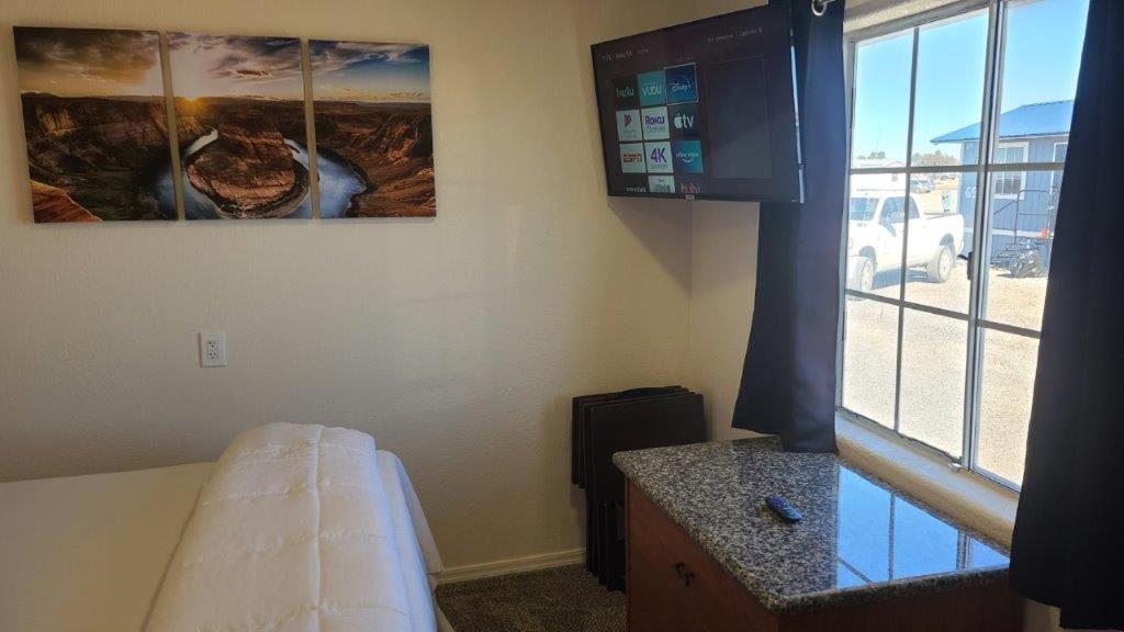 070A Grand Canyon Studio with Kitchenette, Accommodates 4