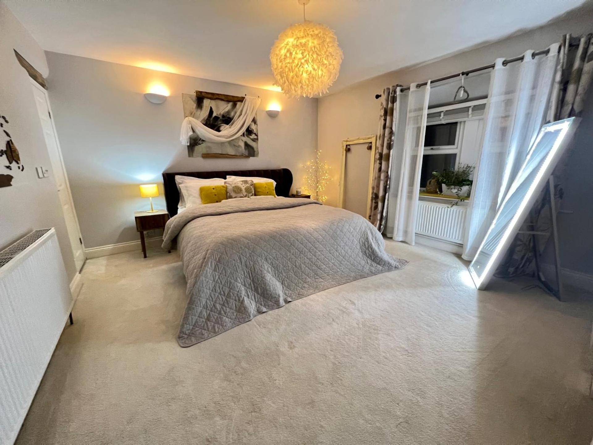 Bank View next to the Fleece Countryside Inn