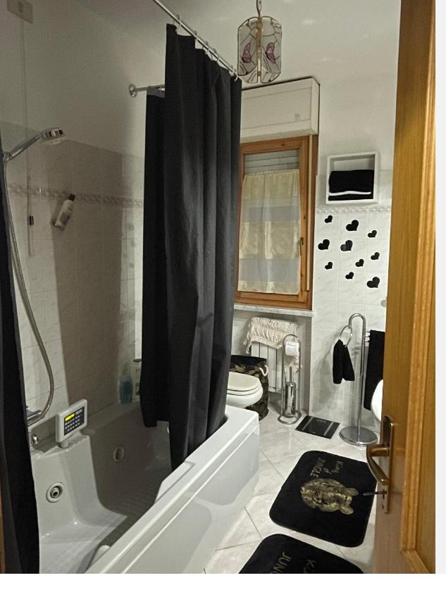 Bellissima stanza con parcheggio gratuito