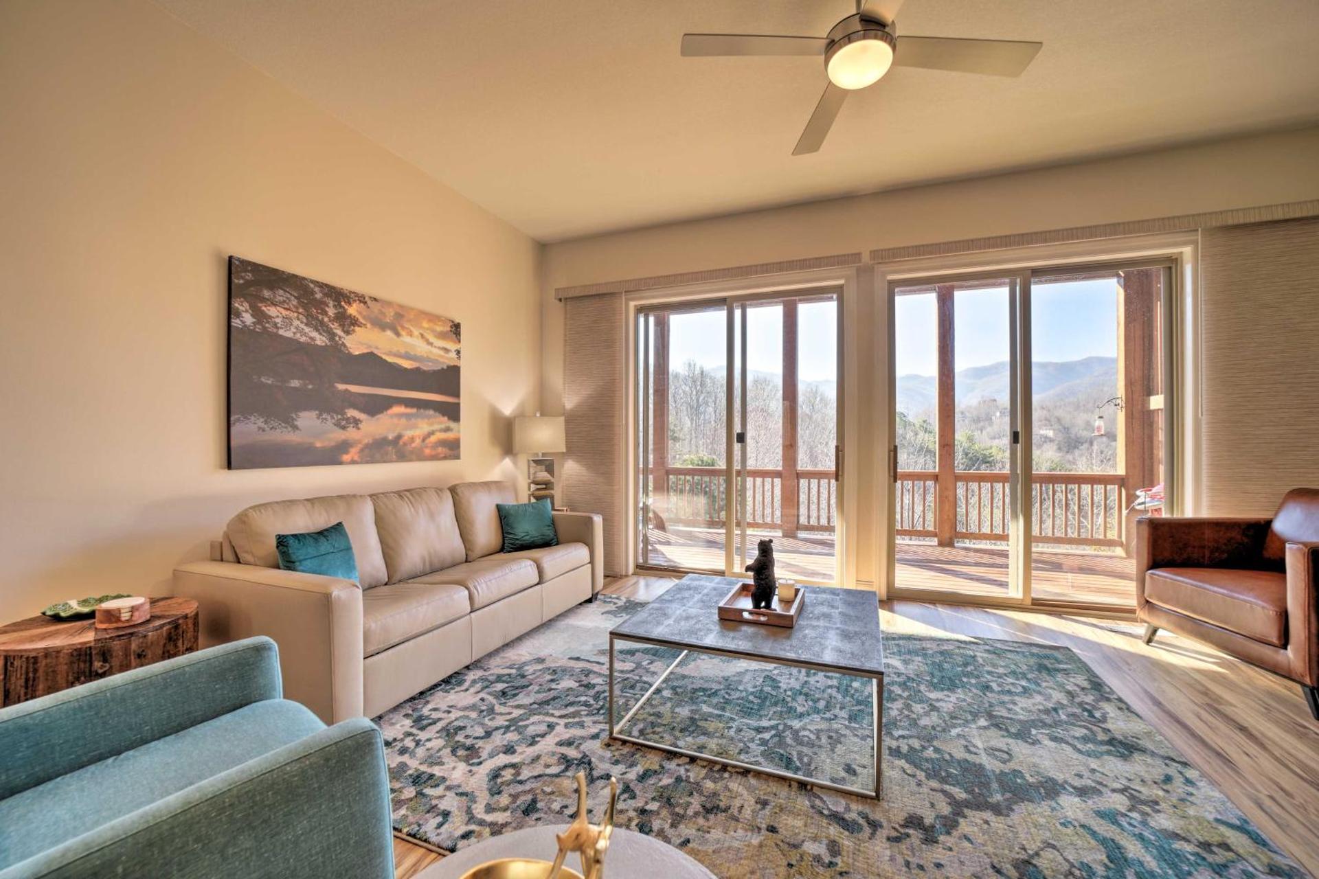 Beautiful Whittier Condo with Deck and Mtn Views!