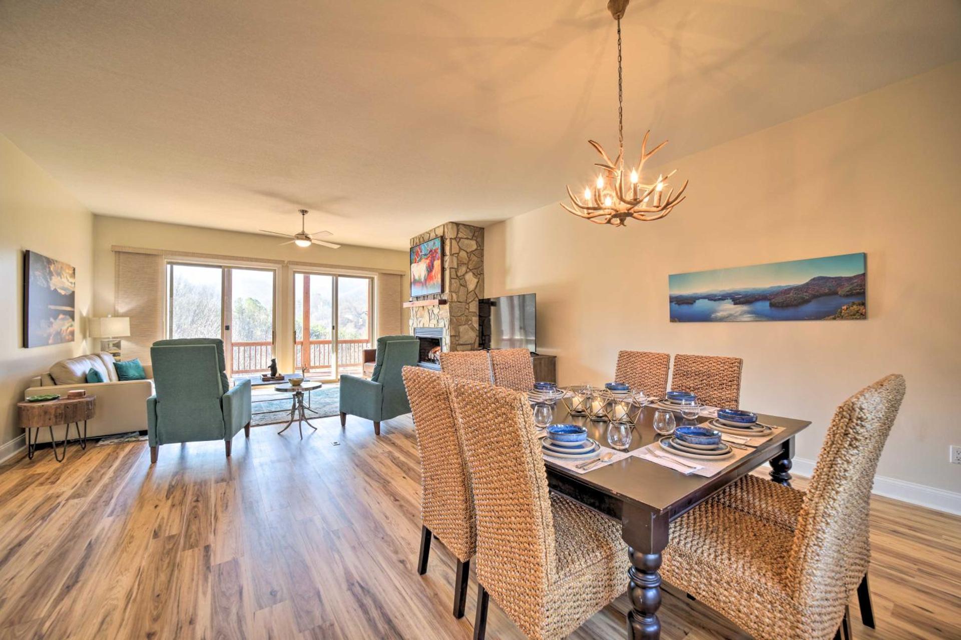 Beautiful Whittier Condo with Deck and Mtn Views!