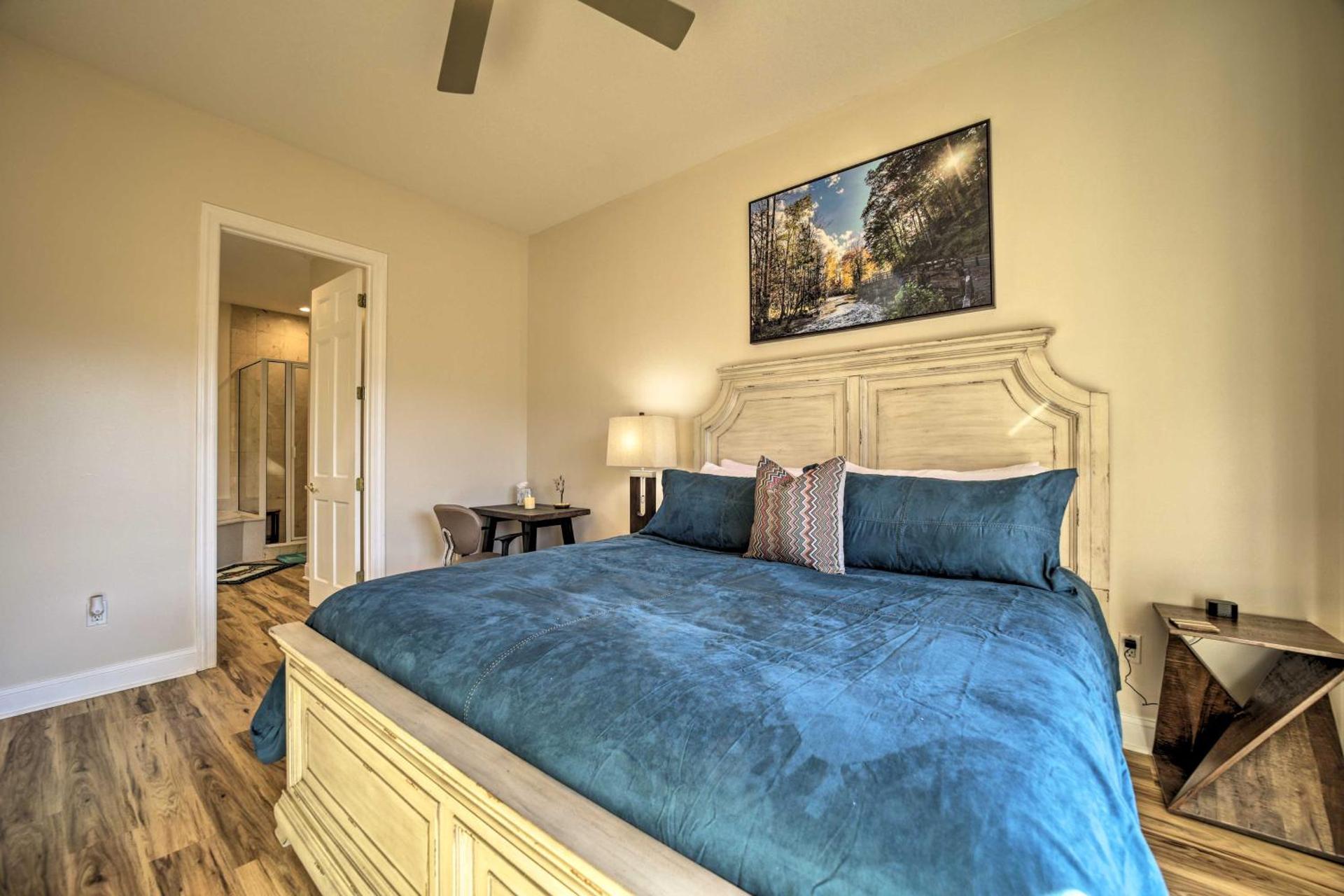 Beautiful Whittier Condo with Deck and Mtn Views!