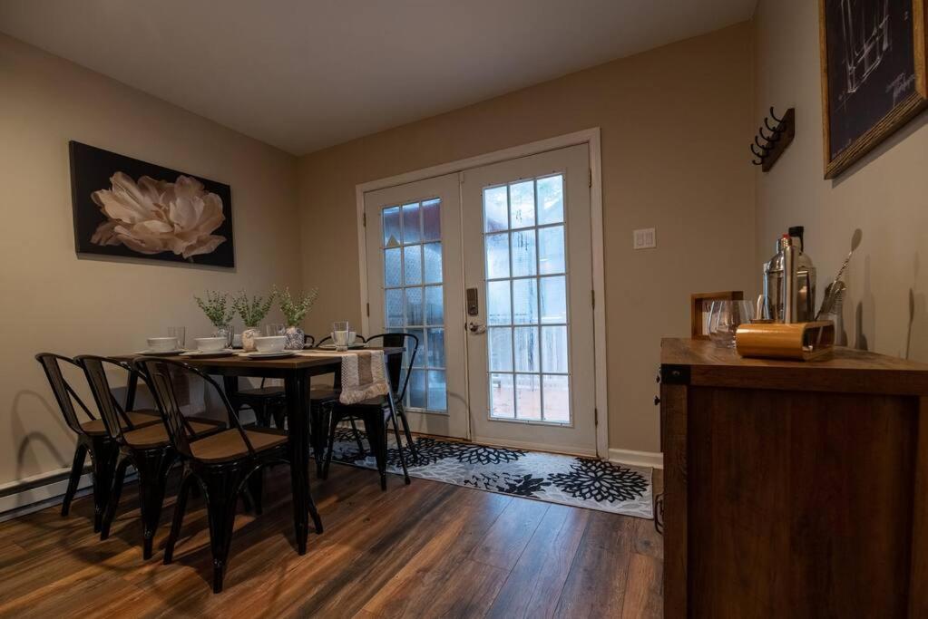 Charming Corner Newly Furnished Townhome