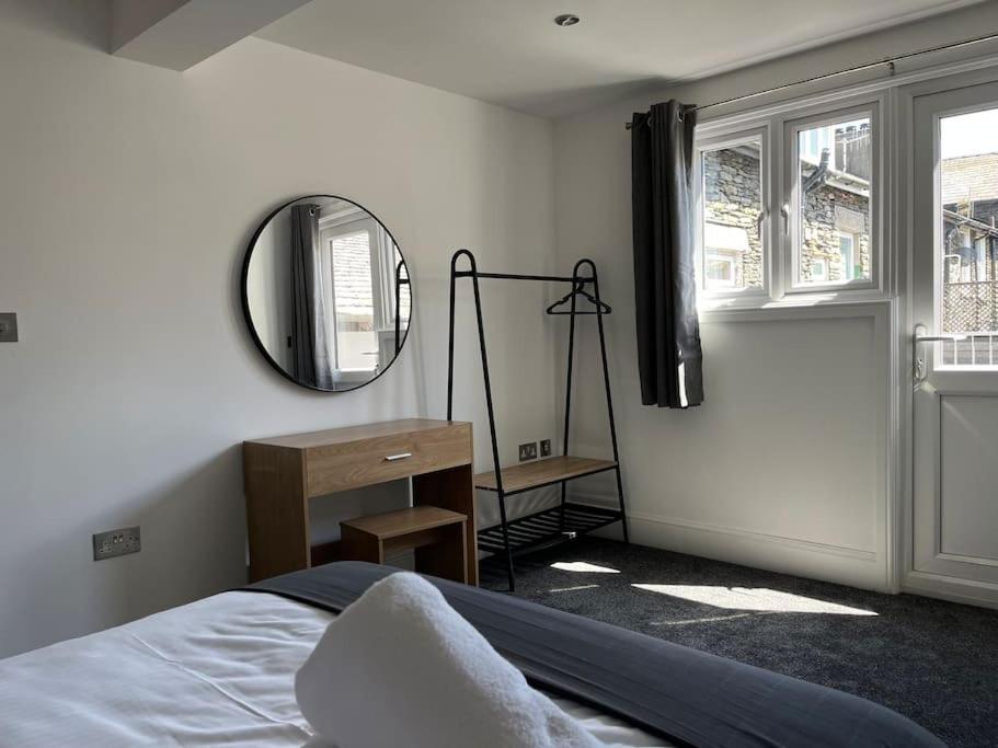 Jester Court - 2 bed apartment in the Centre of Windermere Village - FREE off-site Health Club access with Pool, Sauna, Steam Room & Gym