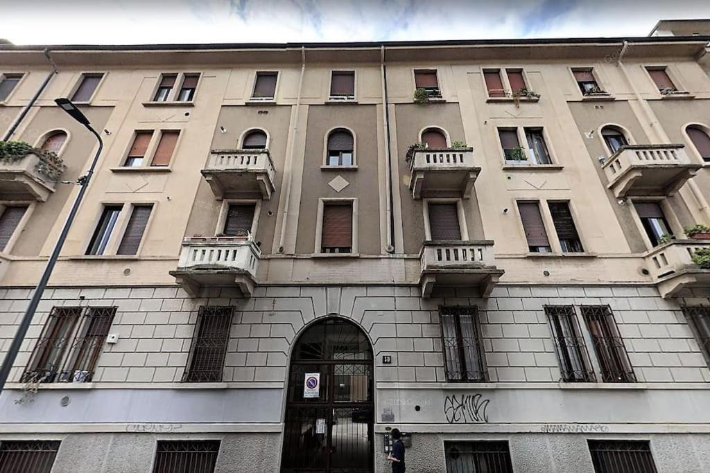 New Cozy Studio 7 Metro stops to DUOMO!