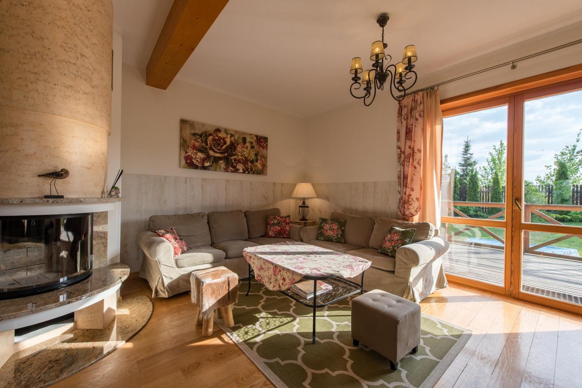 Communal lounge/ TV room