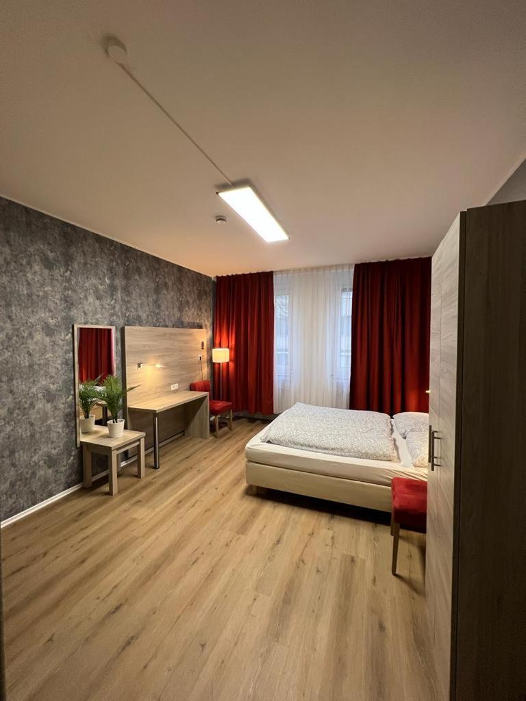 Classic Quadruple Room