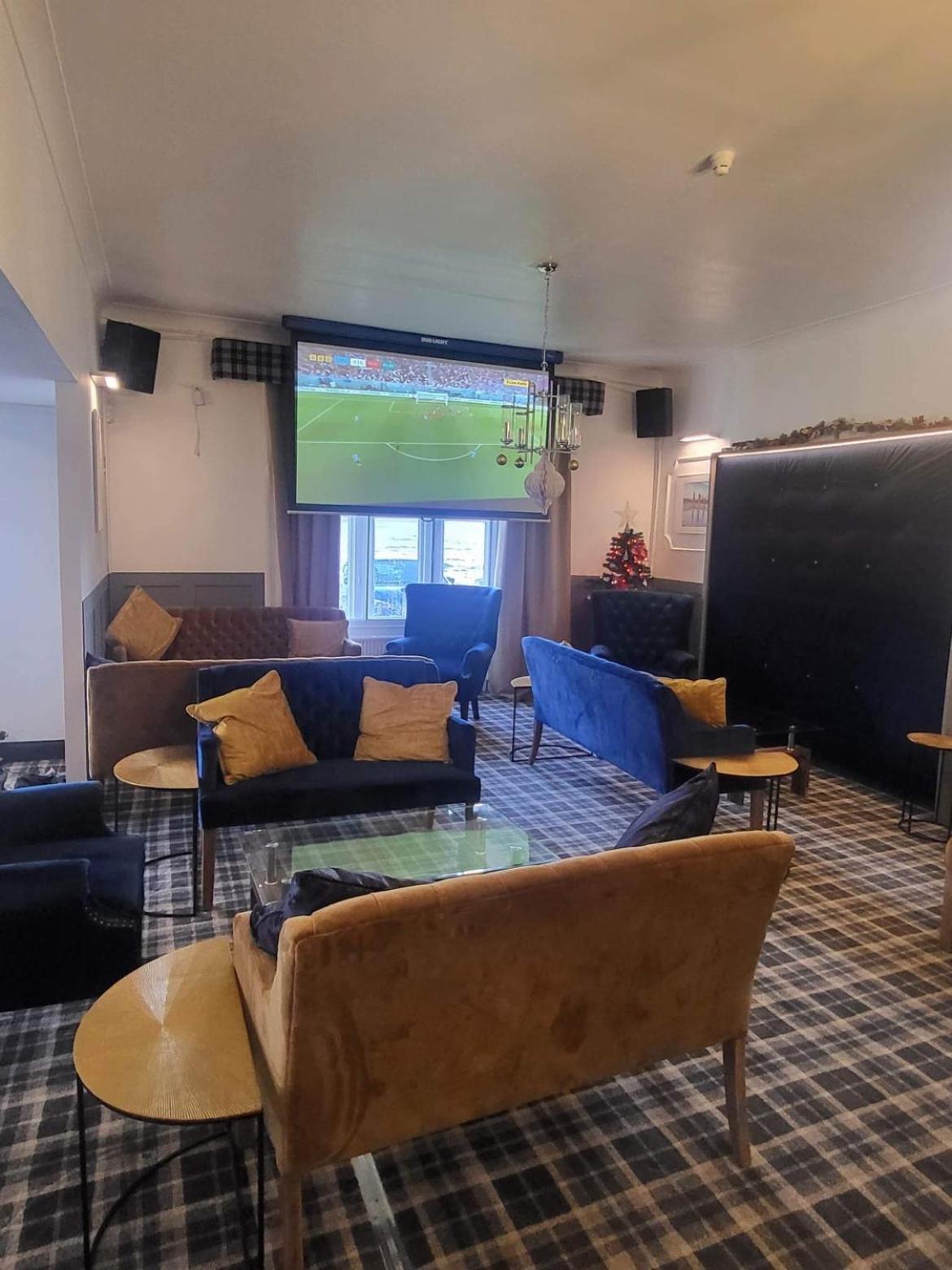 Communal lounge/ TV room