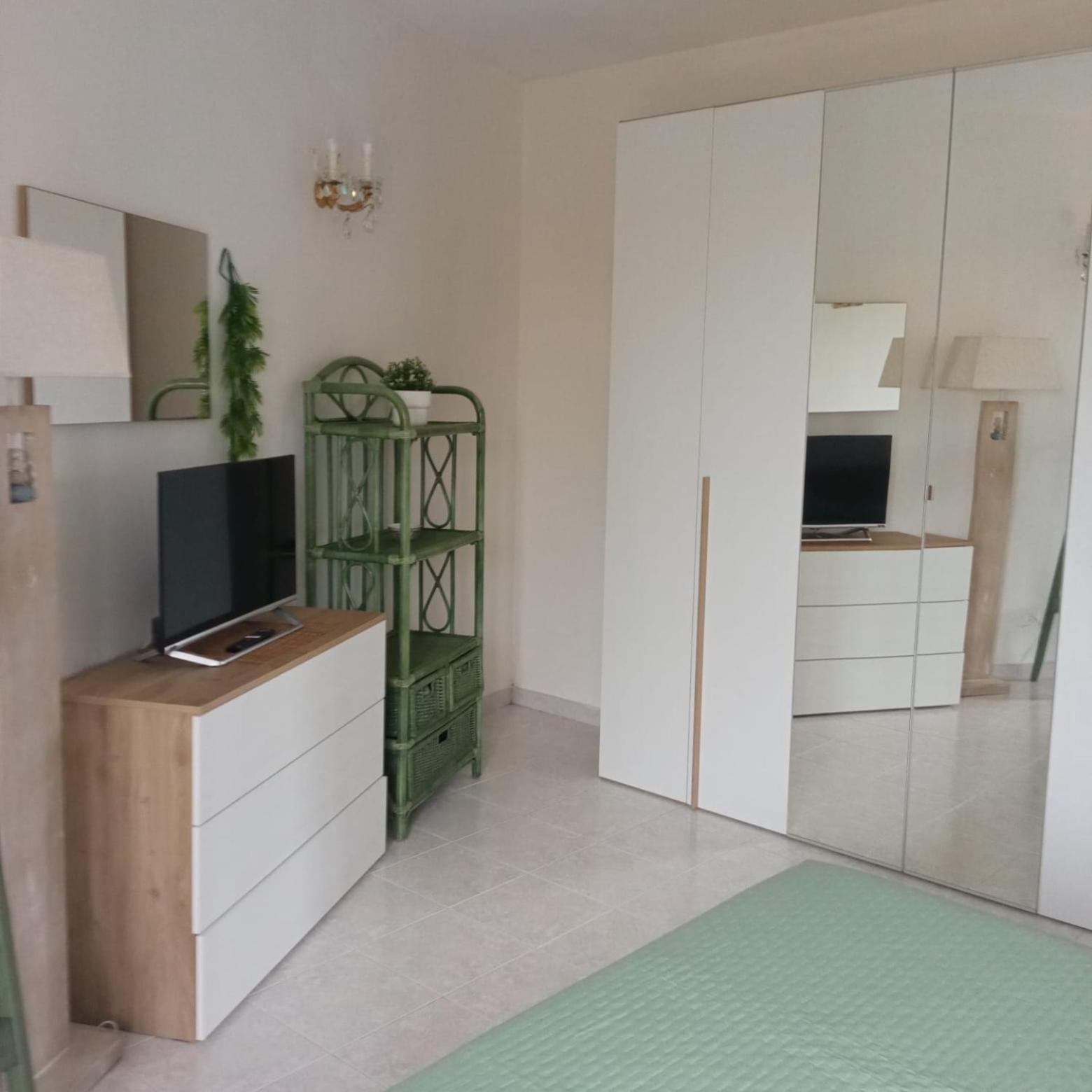 A casa di Frida & Mika - COMODO PUNTO DI SOSTA - Vicino a tutti i servizi - a 20 minuti dall'autostrada