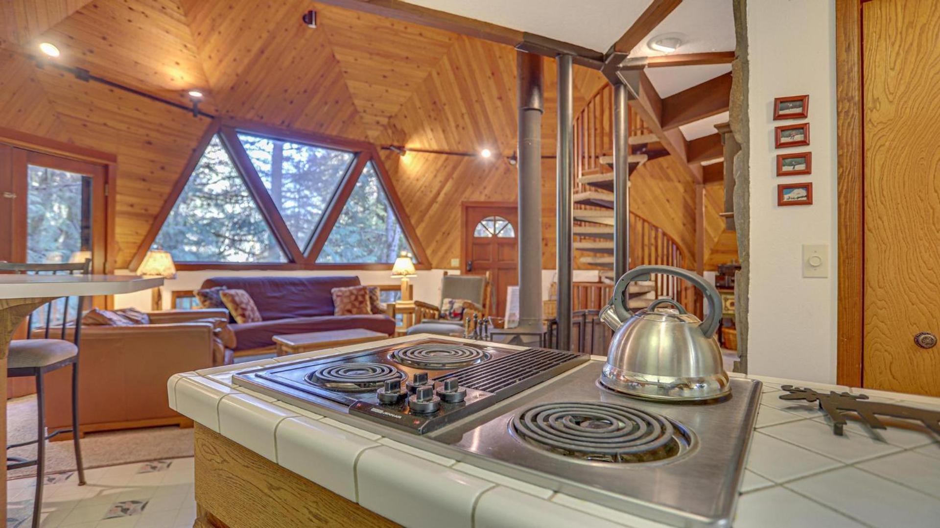 Cedar Creek Hideaway - Meredith Lodging