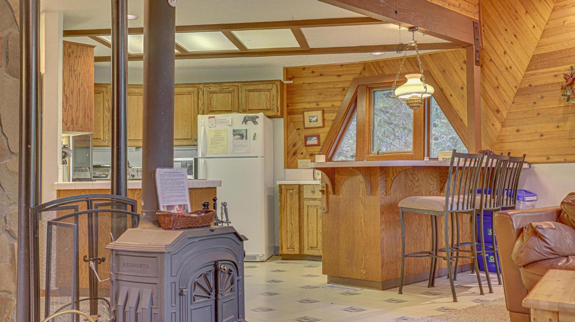 Cedar Creek Hideaway - Meredith Lodging