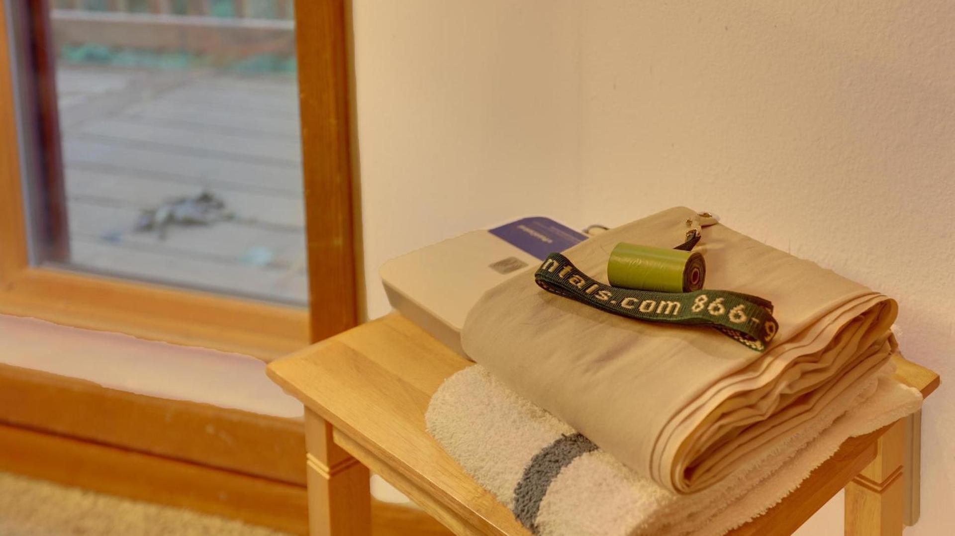 Cedar Creek Hideaway - Meredith Lodging