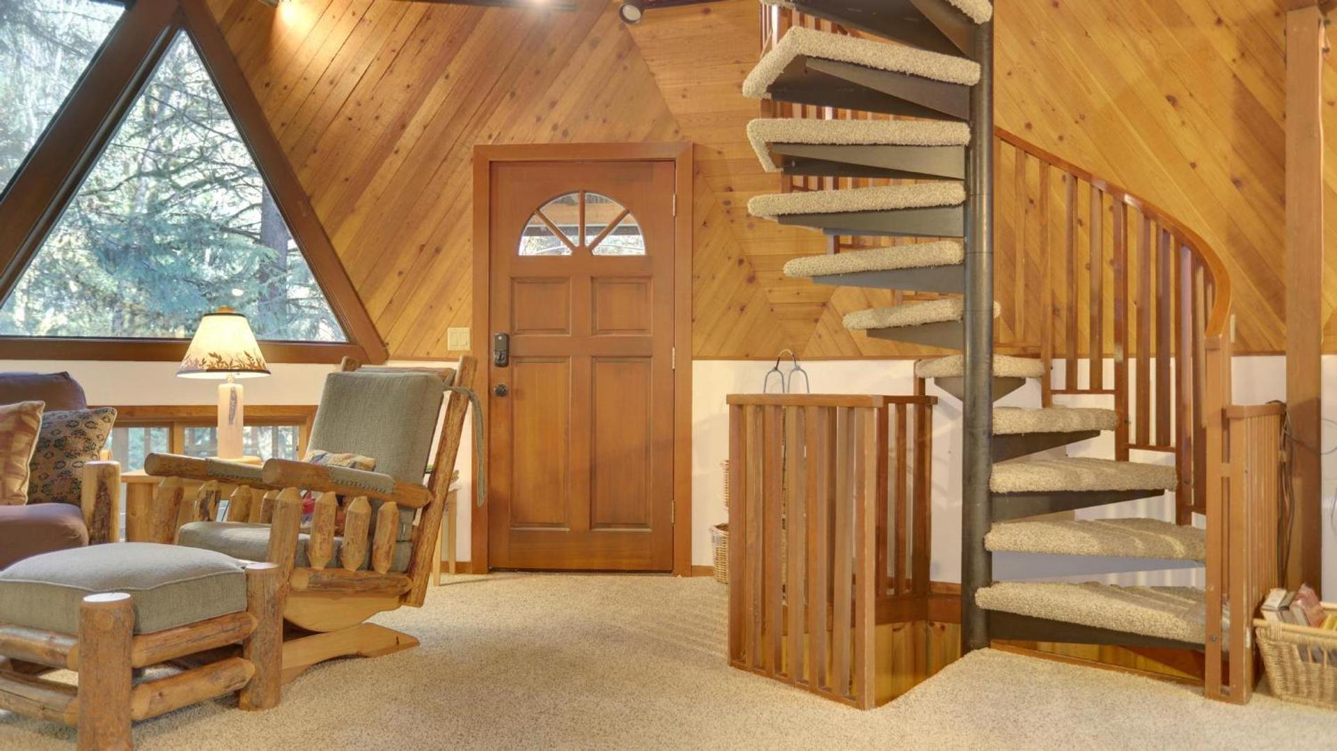 Cedar Creek Hideaway - Meredith Lodging