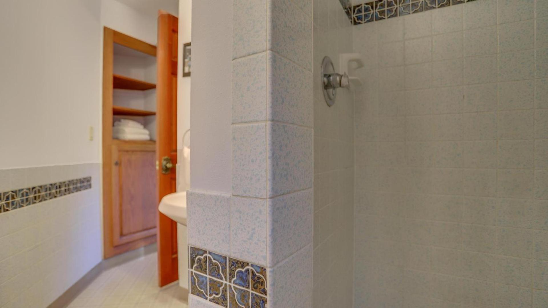 Cedar Creek Hideaway - Meredith Lodging