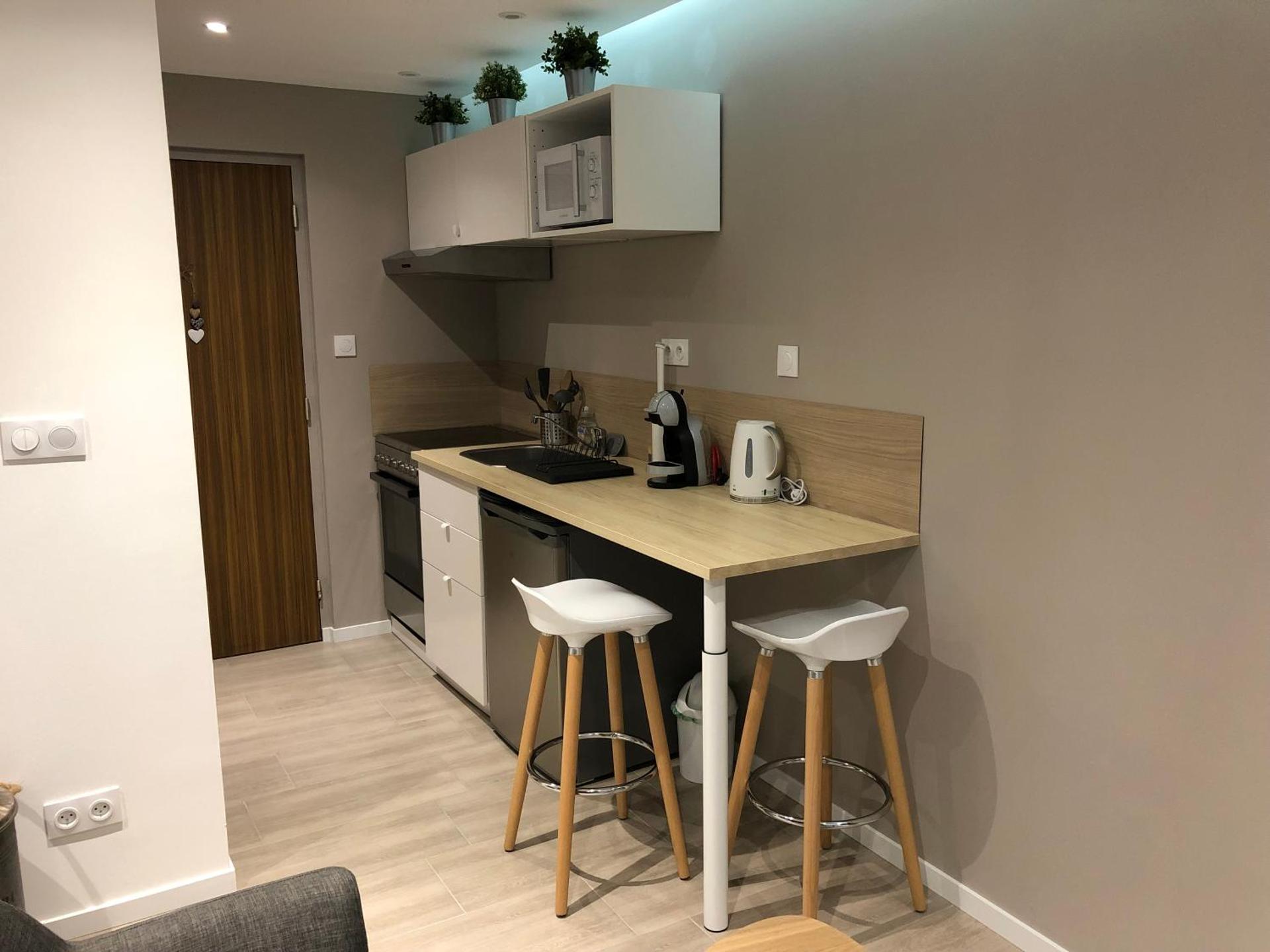 Kitchen or kitchenette