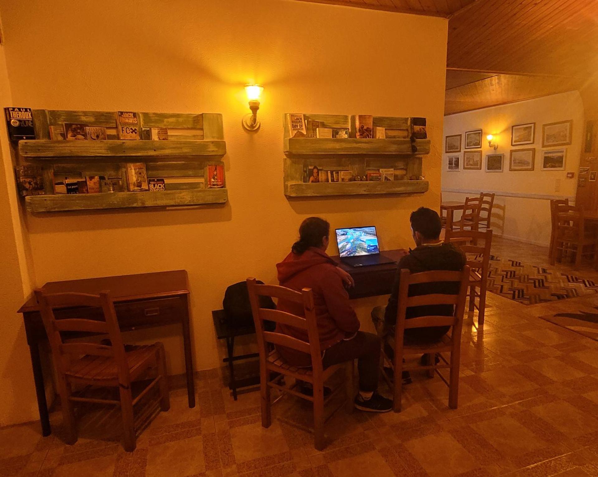 Communal lounge/ TV room