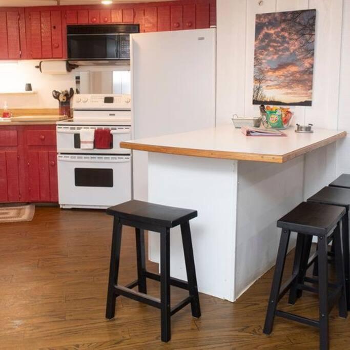 2 Bedroom Apartment overlooks WCU and Cullowhee NC - Smoke and Pet free