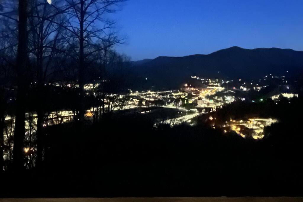 2 Bedroom Apartment overlooks WCU and Cullowhee NC - Smoke and Pet free