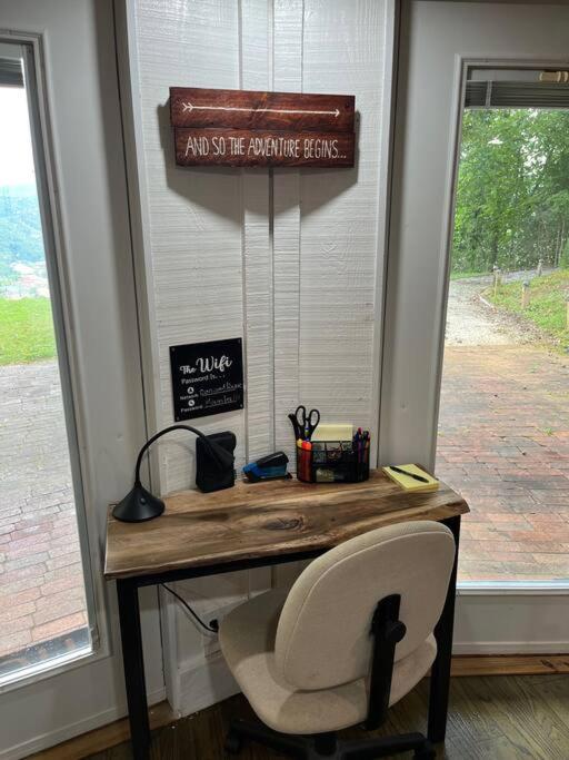 2 Bedroom Apartment overlooks WCU and Cullowhee NC - Smoke and Pet free