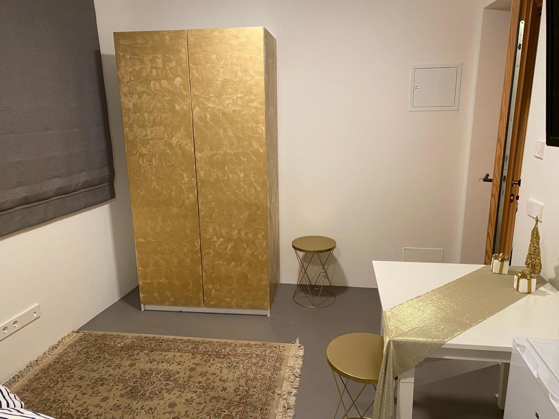 Casa Sciliar Stanza privata gold