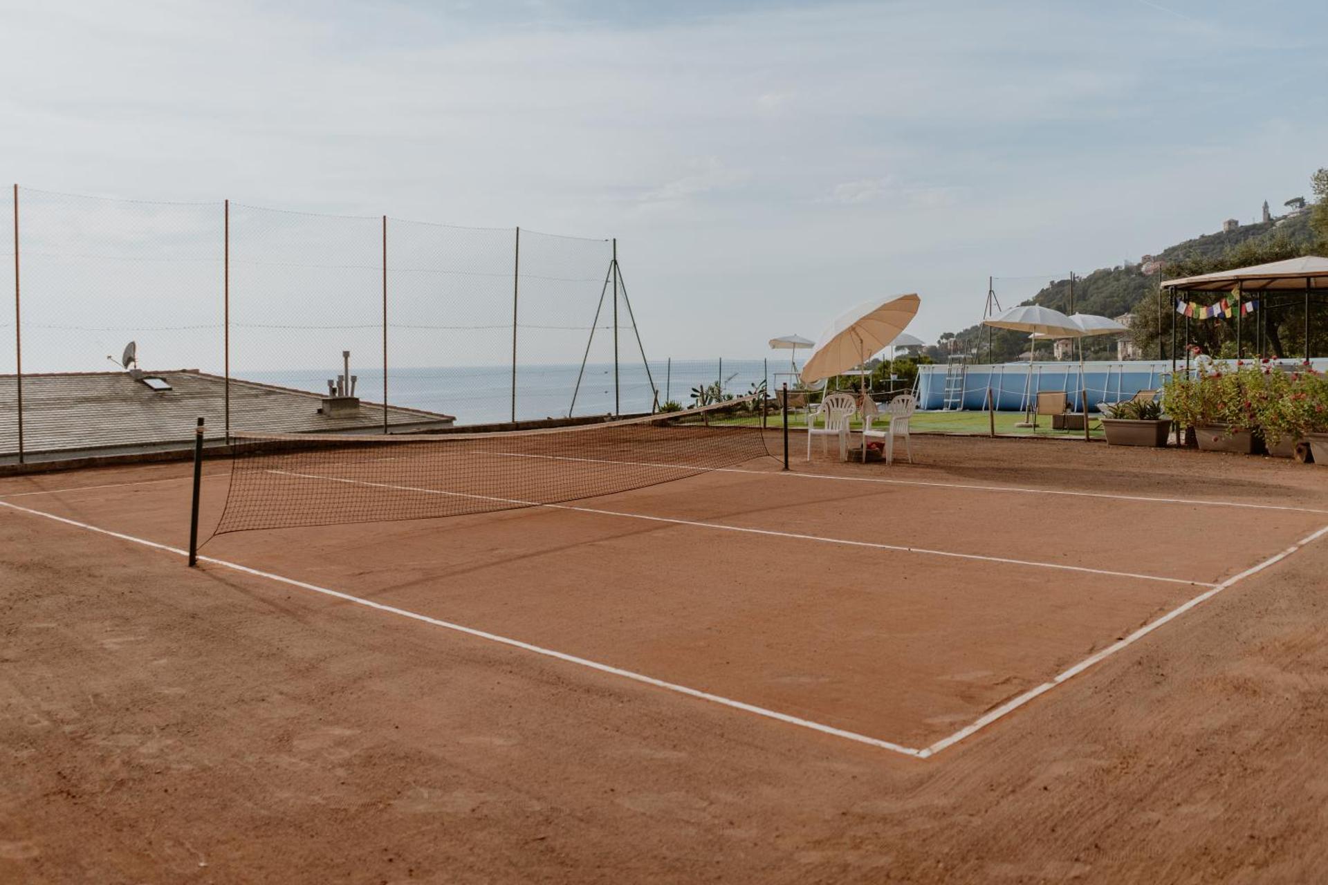 Tennis court