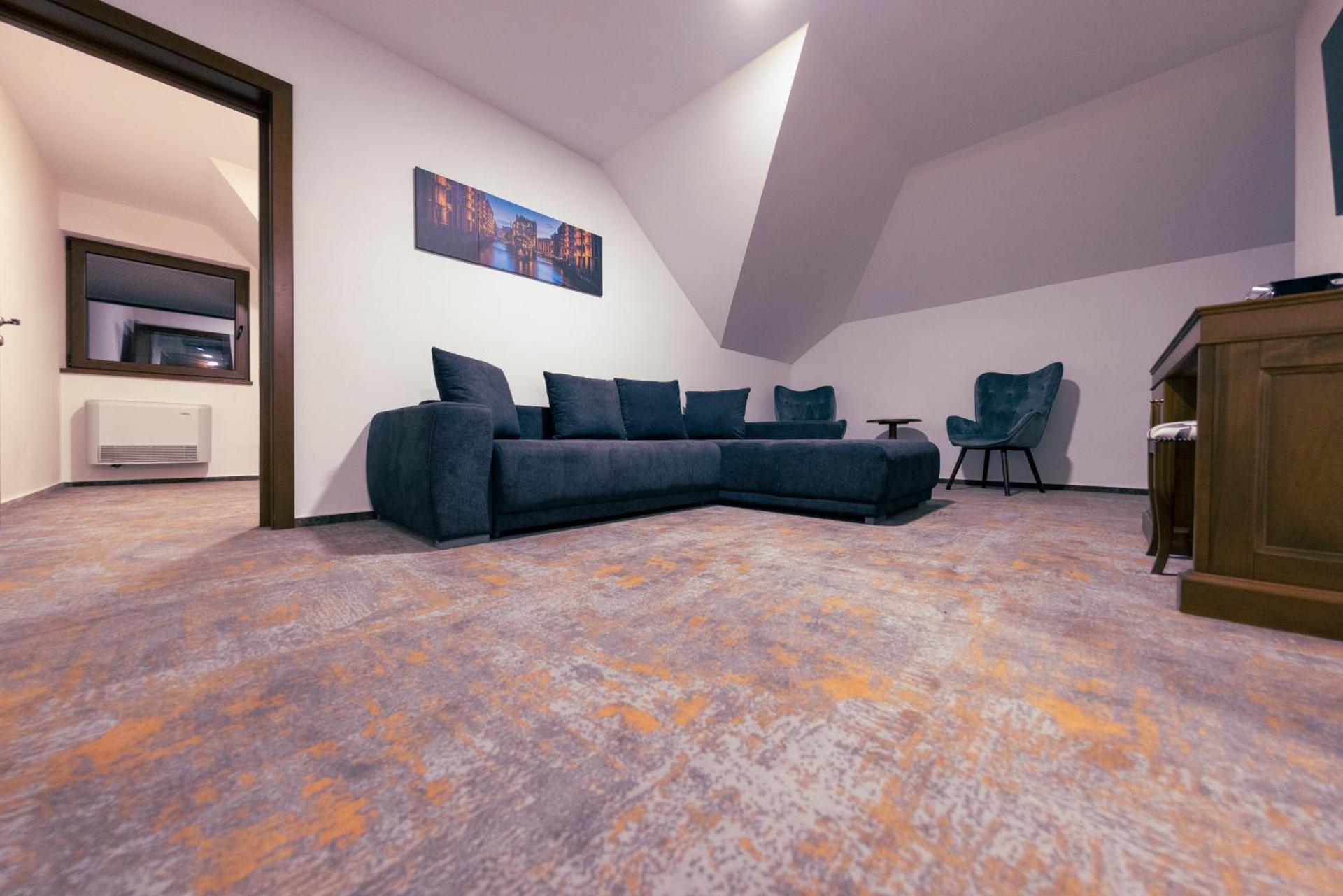 Photo of the whole room