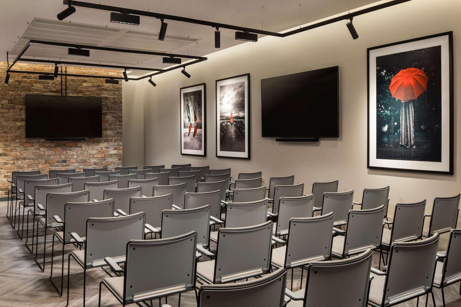 Meeting/conference room