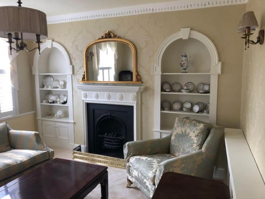 Luxury 2 bed Georgian Townhouse, Old Portsmouth