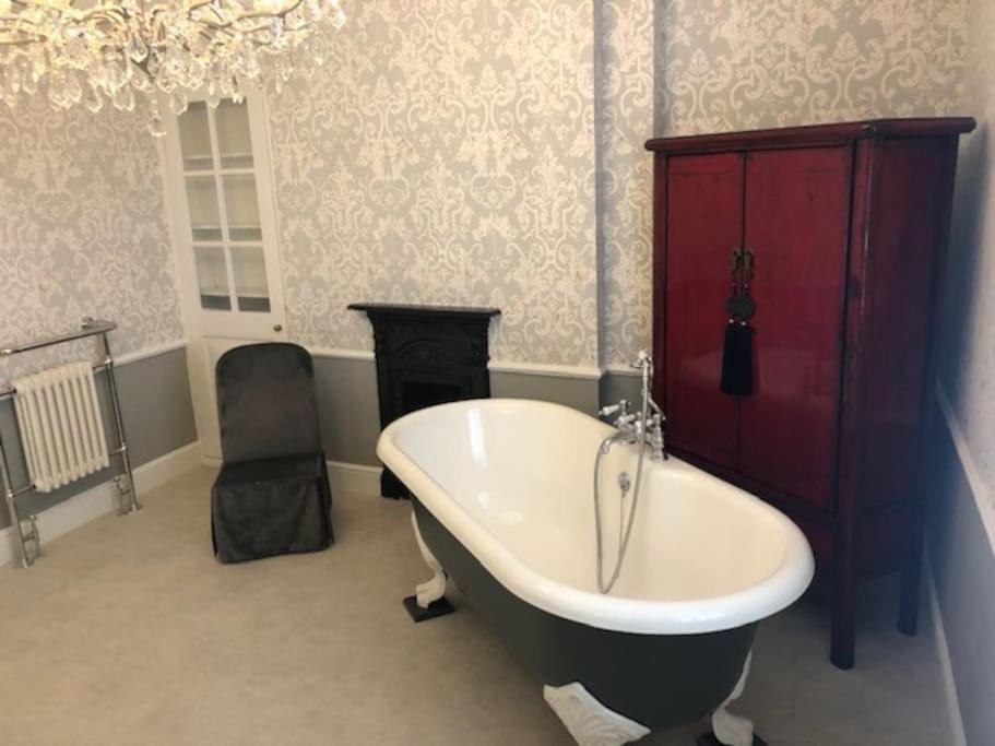 Luxury 2 bed Georgian Townhouse, Old Portsmouth