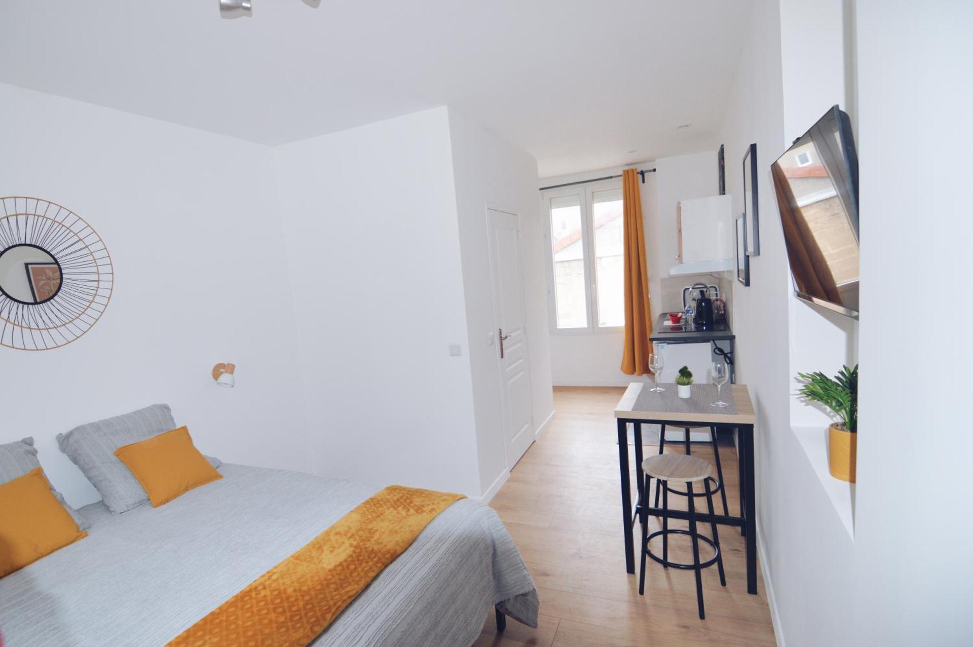 Photo of the whole room