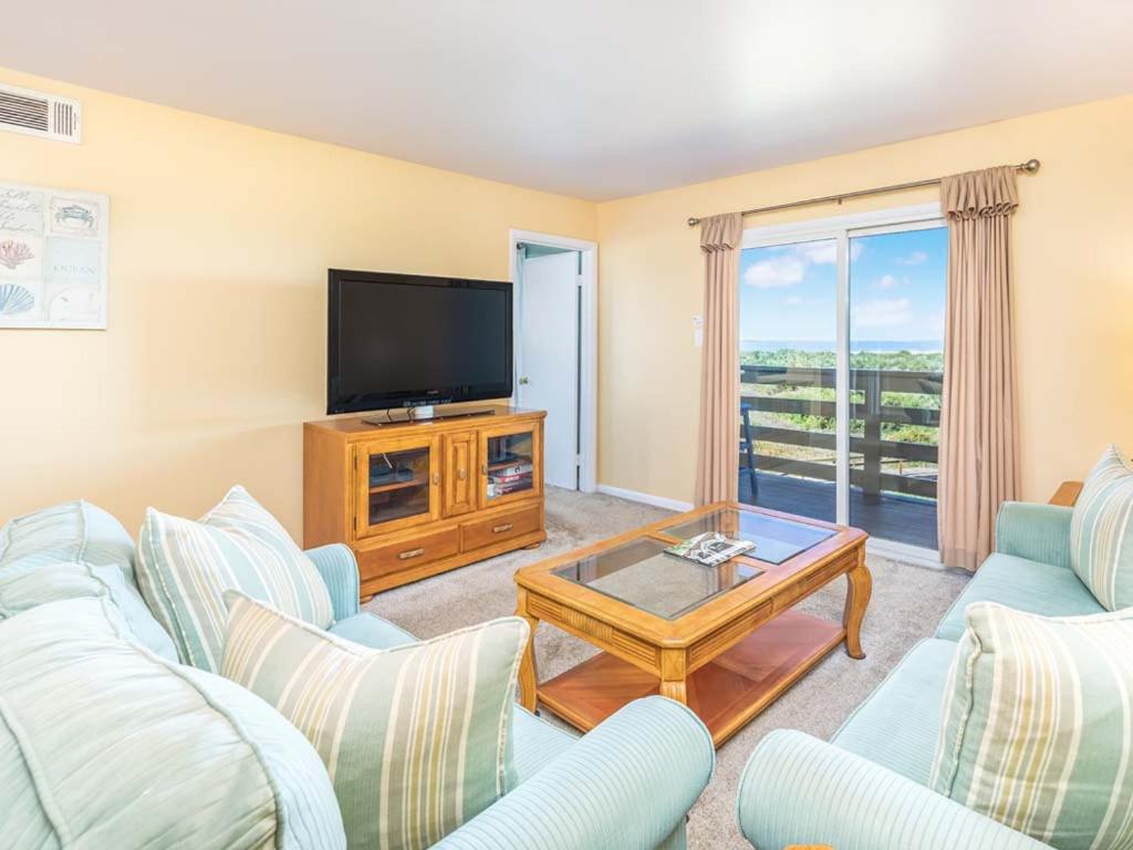 Lighthouse Point 11C