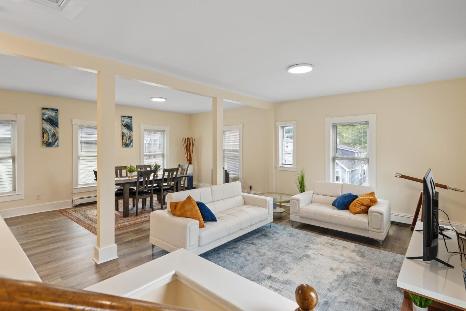 Skyrise Two Stories - Centrally Located