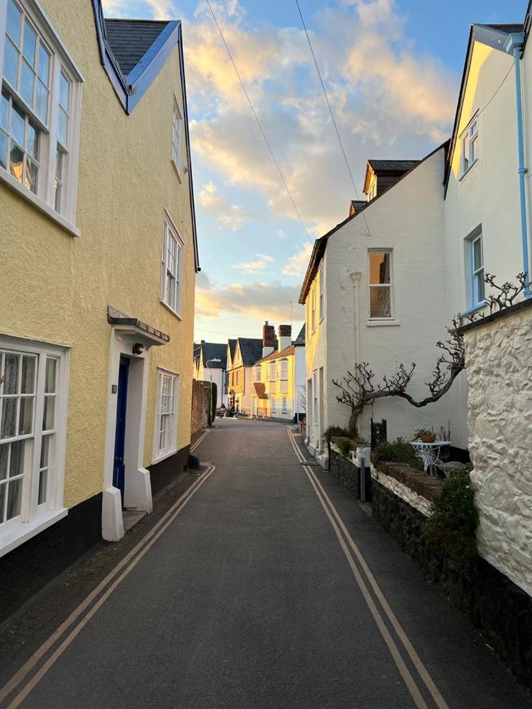 Church View a first floor apartment in the heart of historic Topsham