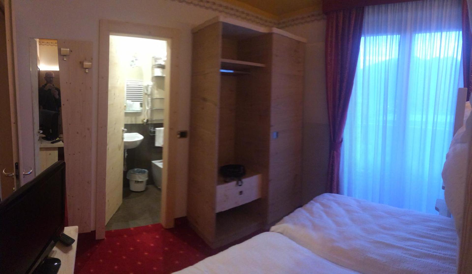 Rauzi Hotel Garnì & apartments