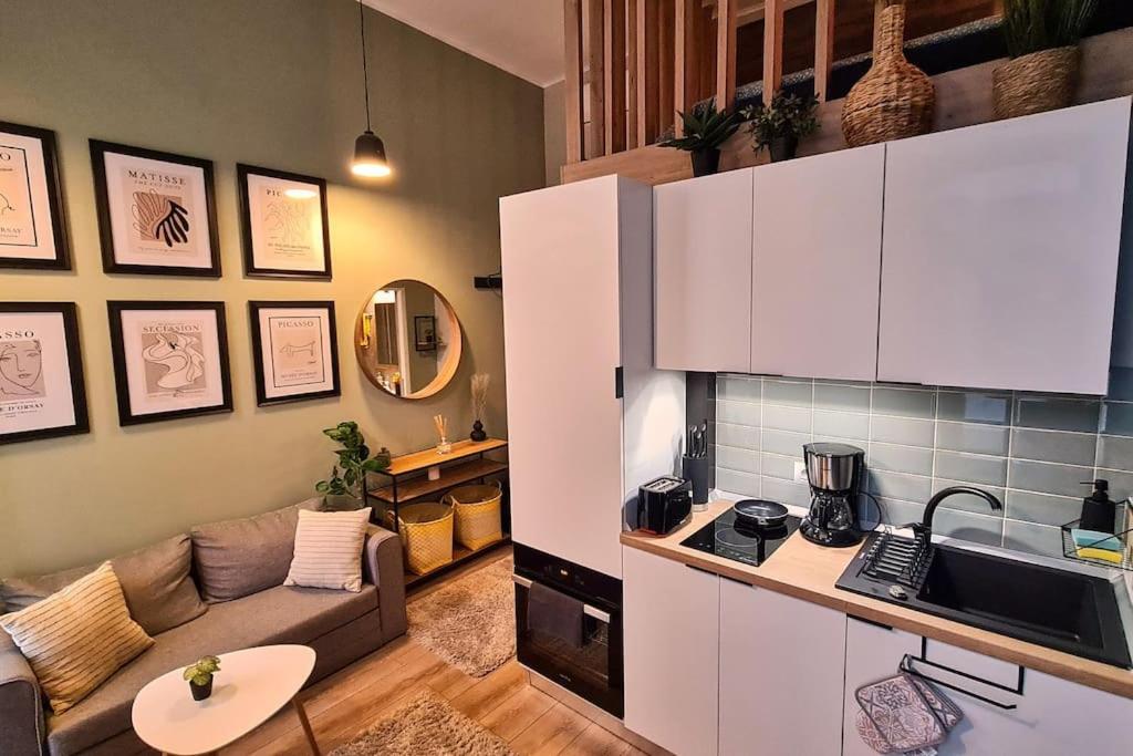 Downtown studio-loft