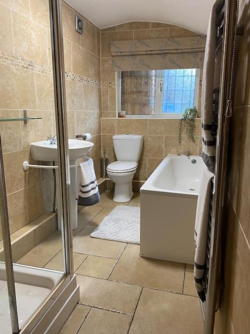 Hidden Gem Canal Facing Retreat with lovely walks