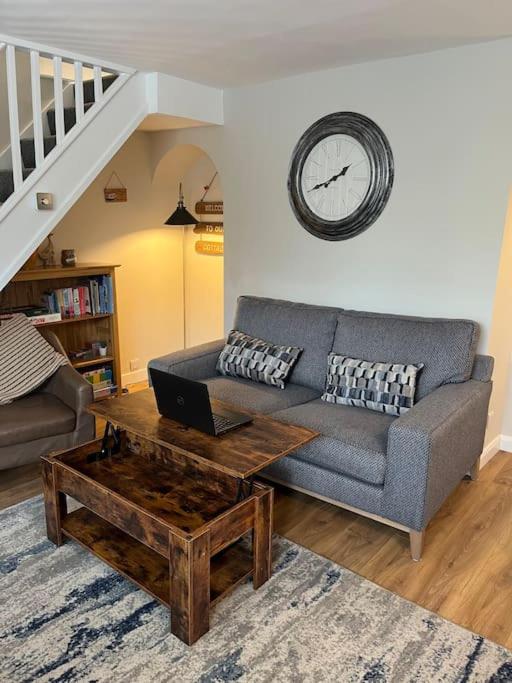 Hidden Gem Canal Facing Retreat with lovely walks