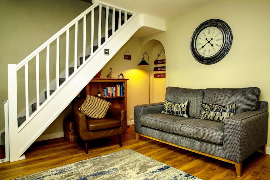 Hidden Gem Canal Facing Retreat with lovely walks